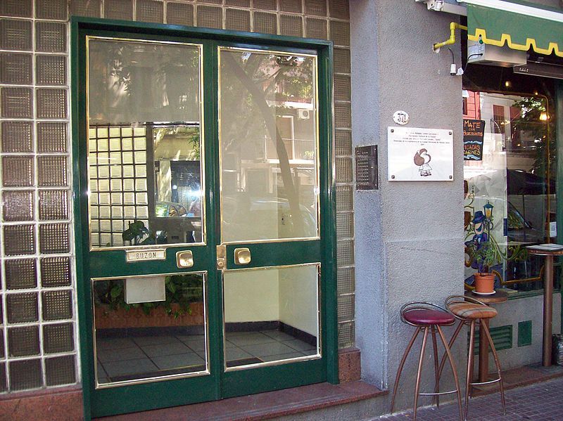 File:Puertas Quino Mafalda.jpg