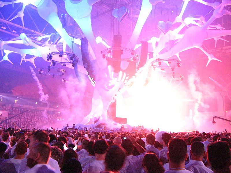 File:Sensationwhite 2007.JPG