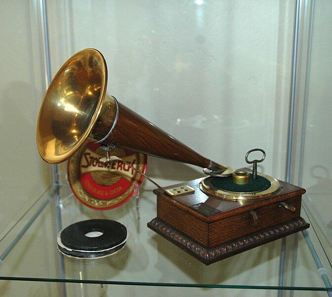 File:StollwerckPhonograf1903.JPG