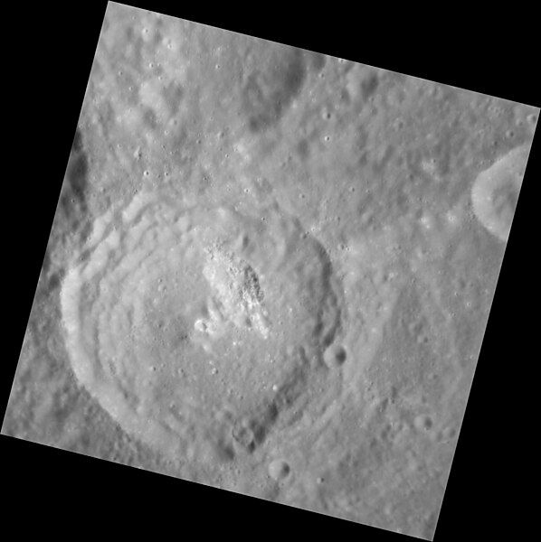 File:Veronese crater EN1063644011M.jpg