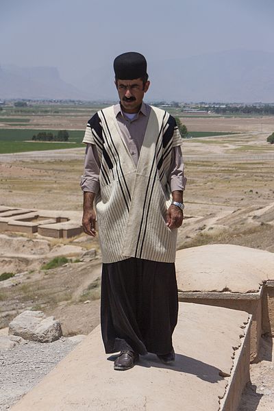 File:A Bakhtiari man.jpg