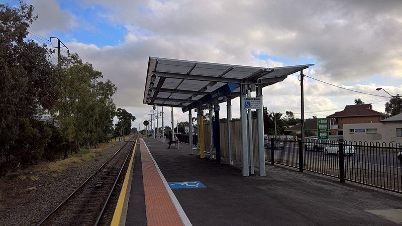 File:AlbertParkStationAdelaide.jpg