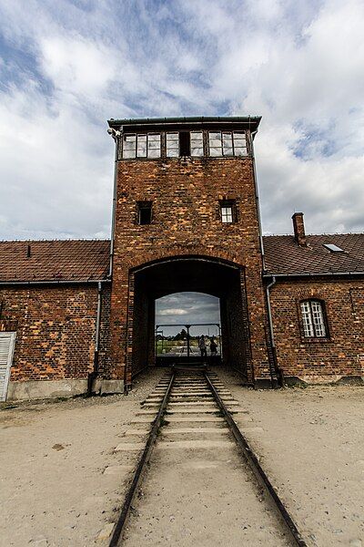 File:Auschwitz-Birkenau entrance.jpg