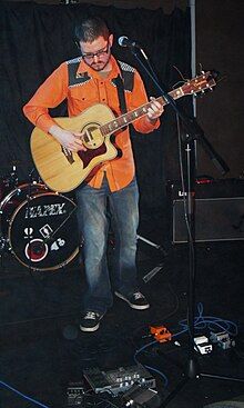 Curtis Whitefinger performing at the Glo Bar, Nottingham, February 2009