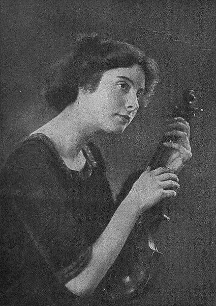 File:Daisy Kennedy (-1913).jpg