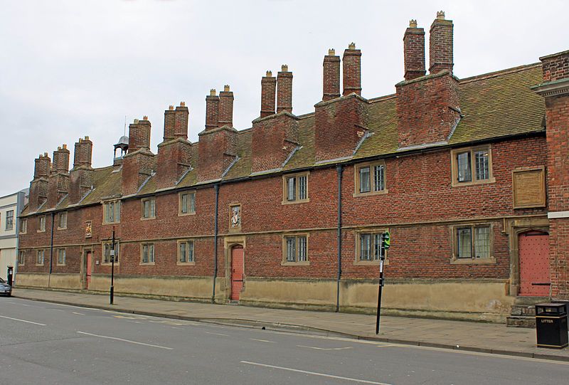 File:Grays Almshouses, Taunton.jpg