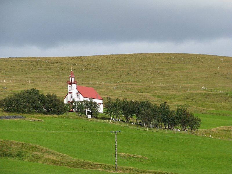 File:Hlíðarendi.JPG