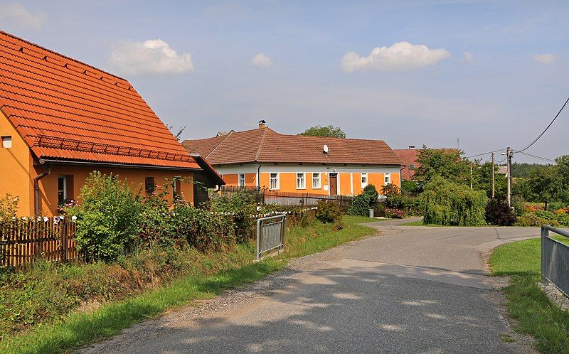 File:Janůvky, east part.jpg