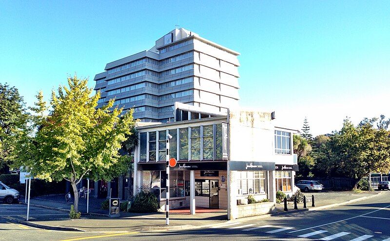 File:Jens-hansen-jewelry-workshop-320-trafalgar-square-nelson-new-zealand.JPG