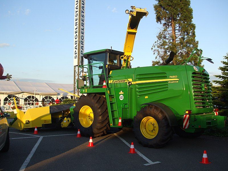 File:JohnDeere7450s.jpg