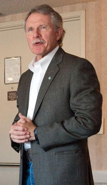 File:John Kitzhaber 2010.jpg