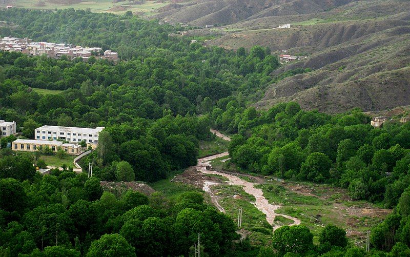 File:Kaleybar River.jpg