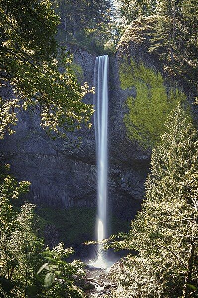 File:Latourell Falls (2017-05-28).jpg