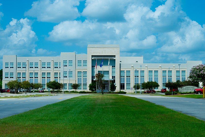 File:Livingston Parish Courthouse.jpg