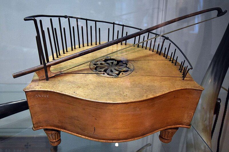 File:Nail violin,Bohemia.jpg