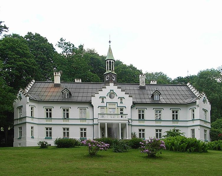 File:Schloss Buchenau (Lindberg)-2.JPG