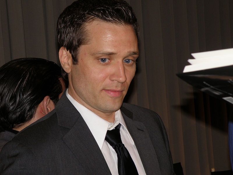 File:Seamus Dever.jpg