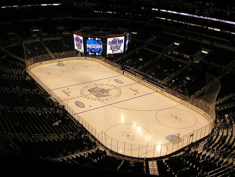 File:Staples-Center-LA-Kings-Mar-15-2007.jpg