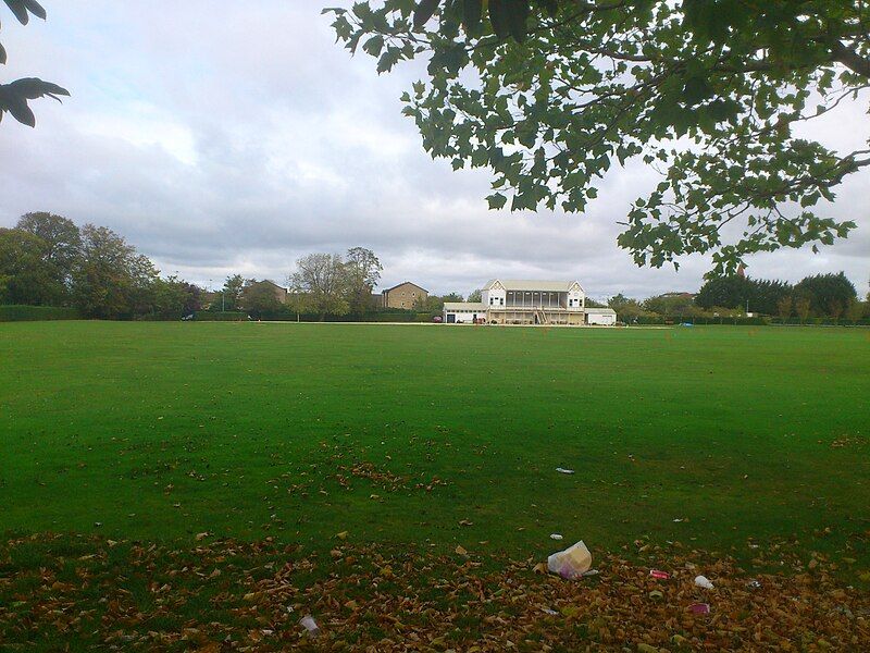 File:Swindon Cricket Club.jpg