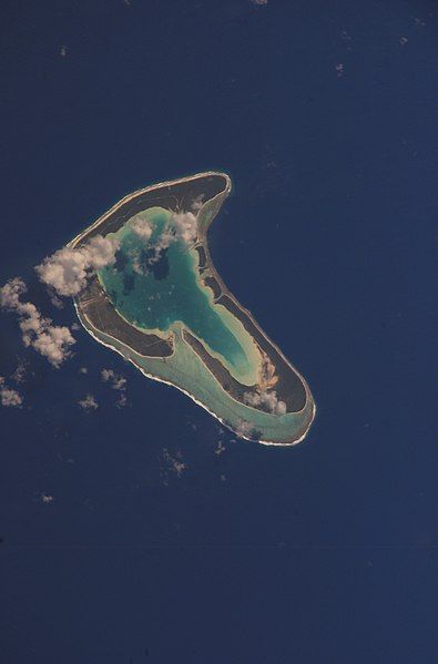 File:Tūpai Atoll (ISS006-E-38881).jpg