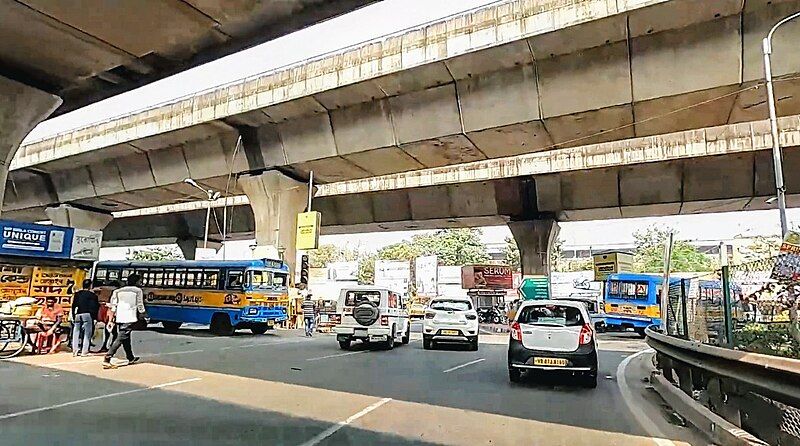 File:Dakshineswar Bus Stand.jpg