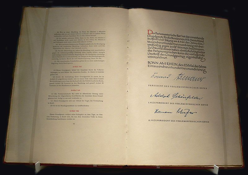 File:Grundgesetz 1949.jpg