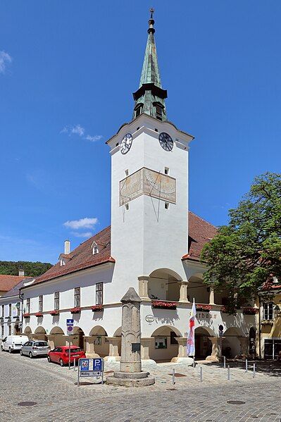 File:Gumpoldskirchen - Rathaus.JPG