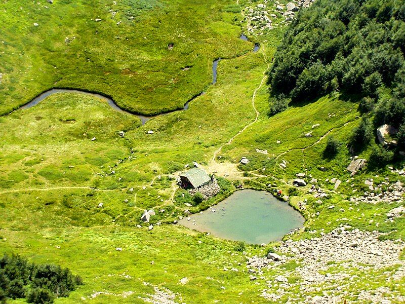 File:Lago Turchino.jpg