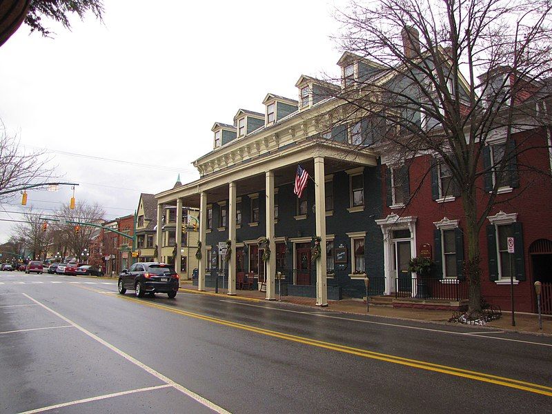 File:Lewisburg Hotel (32571204275).jpg