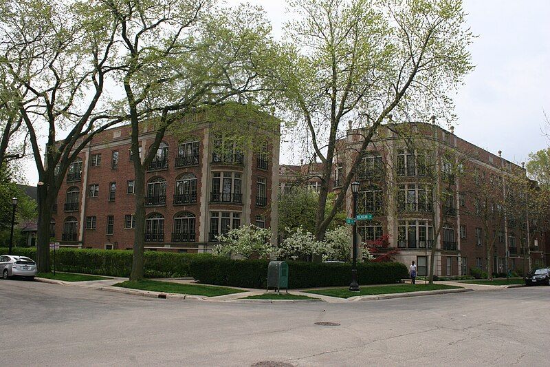 File:Michigan-Lee Apartments 4.JPG