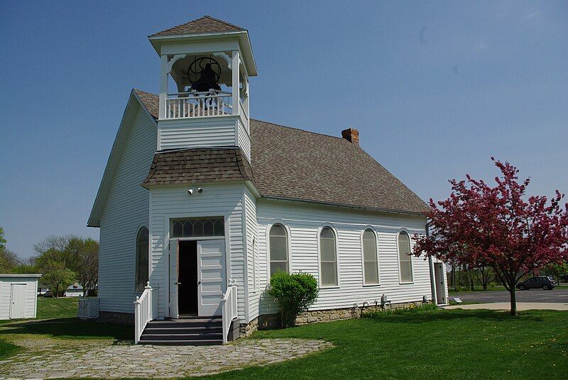 File:Monclova-country-church-maumee-oh.jpg