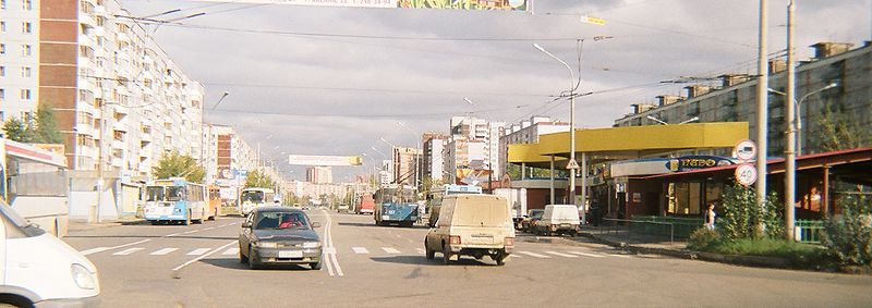 File:Parkovy Avenue (Perm).jpg