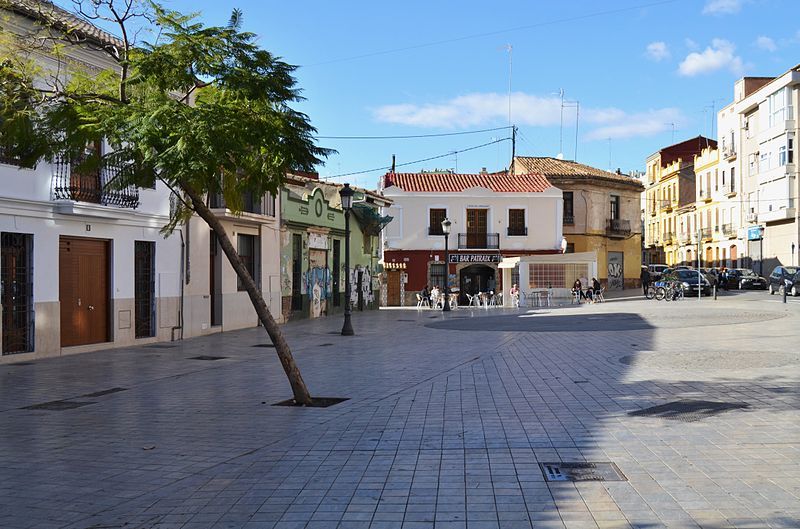 File:Patraix, plaça.JPG