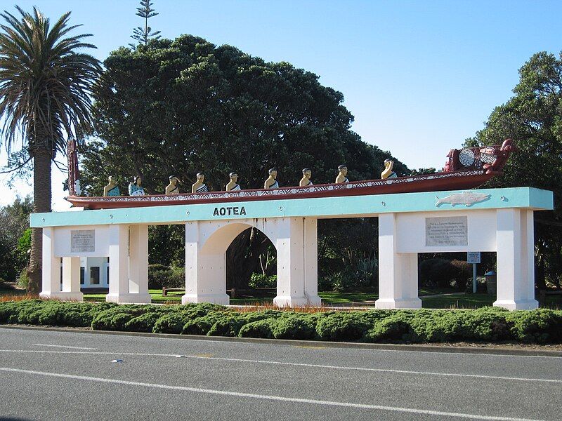 File:Remembrance arch, Patea.jpg