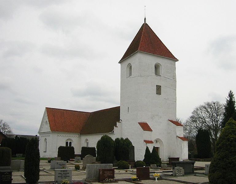 File:Torna-Hällestads kyrka.JPG