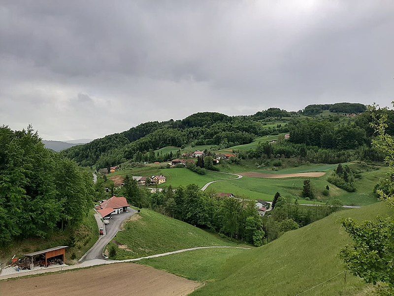 File:Turno, Slovenia.jpg