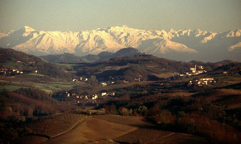 File:Vignale Monferrato-224-Alpenpanorama-1998-gje.jpg