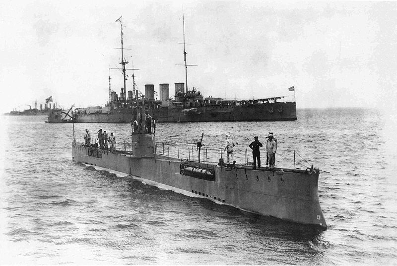 File:Akula&Ryurik1913.jpg