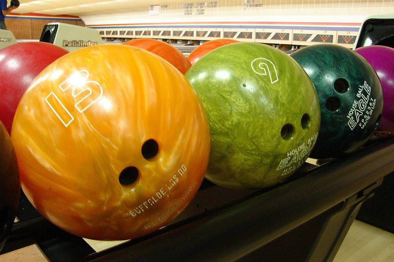 File:Bowlingball.JPG