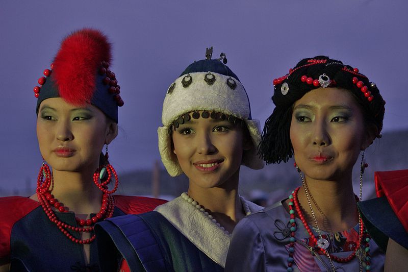 File:Buryat costumes 23.JPG