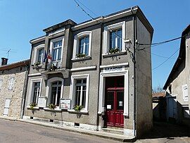 The town hall in Busserolles