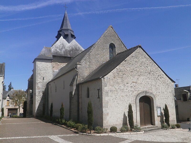 File:Cangey église.jpg