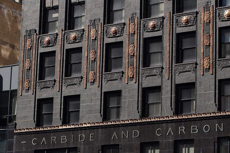 File:Carbide-and-Carbon-Building-02.jpg