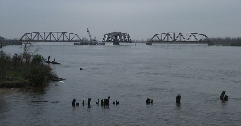 File:ChefPass20FebBargeCraneRRBridge.jpg