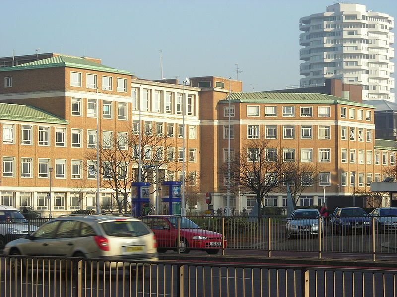 File:Croydon College.JPG