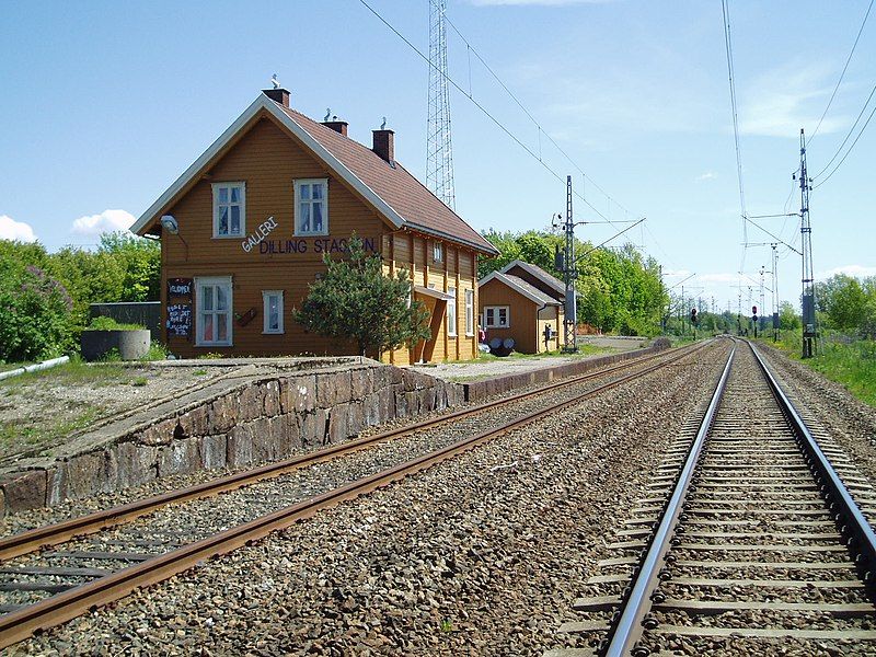 File:DillingTrainStation.JPG