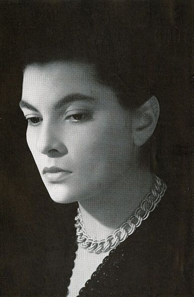 File:Elena Varzi 54.jpg