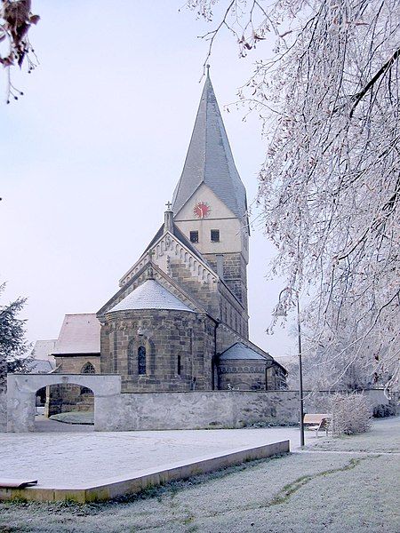 File:Faurndau Stiftskirche.jpg