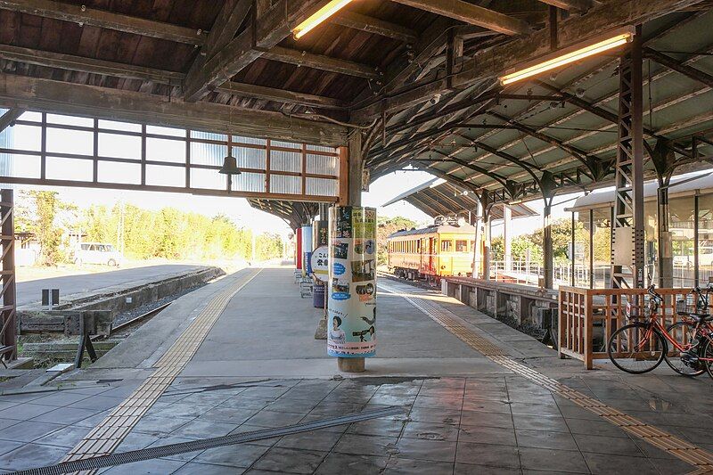 File:Izumo-Taisya-mae-STA Platforms.jpg