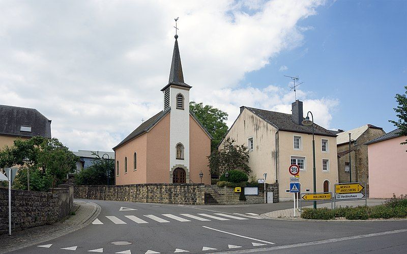 File:Kirche Schoos 01.jpg